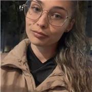 Estudiante de ingeniería química, imparte clases de química, matemáticas, física, filosofía, etc. 
Soy una estudiante y profesora aplicada, responsable, dedicada y con paciencia, que le gustan los niños e impartir clase a gente de cualquier edad